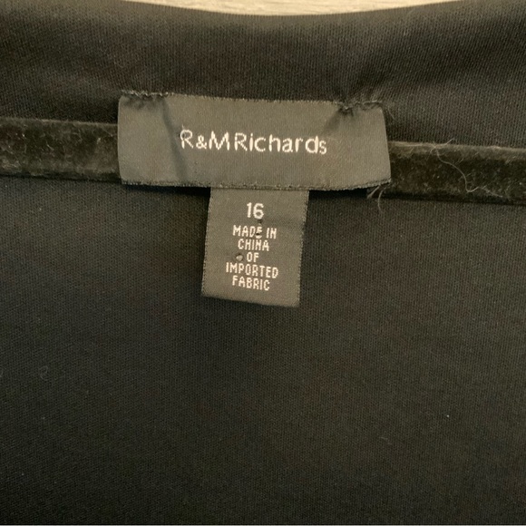 R&M Richards Little Black Dress Fit and Flare Cap Sleeve Side Zip Good Condition - Picture 4 of 9